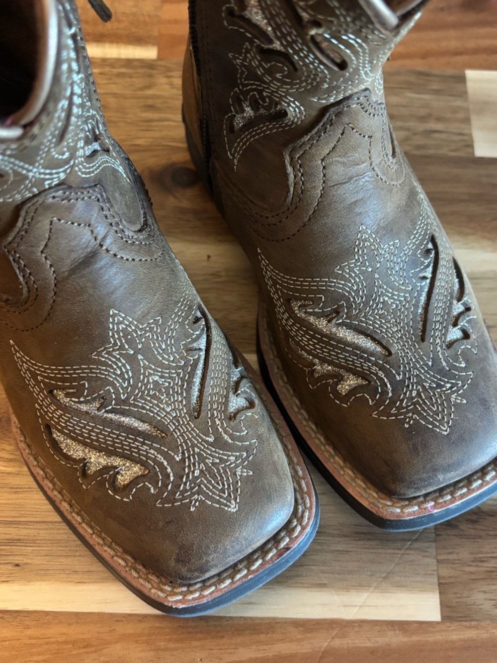 Ariat Brown Leather Western Boot- Toddler/Little Girls Size 8 - Picture 3 of 7